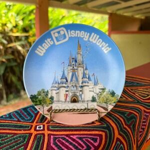 Vintage Walt Disney World Castle Souvenir Plate Made in Japan Disneyana Retro‎
